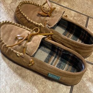 Northwest Territory Size 8 Men’s Brown Leather Slippers Resortwear Cozy Fall